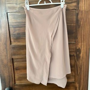 Soft and simple skirt in a soft pink